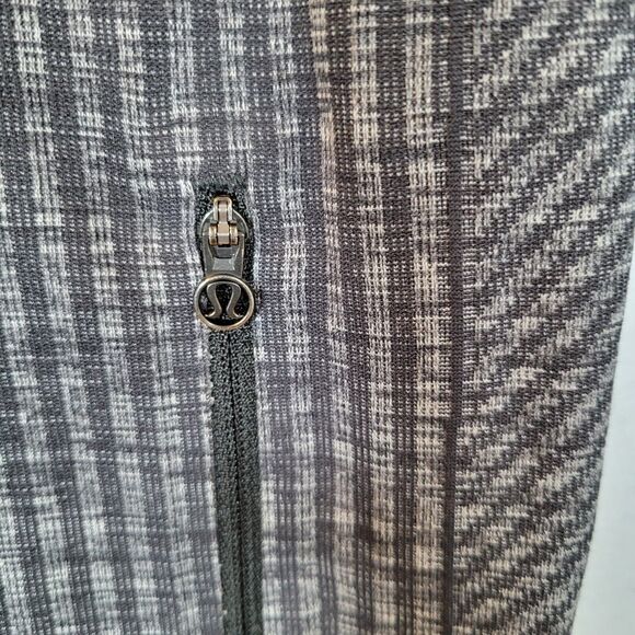 Lululemon Womens Rest Less Pullover Pocket Hoodie Size Medium Gray Striped Yoga - Picture 4 of 8